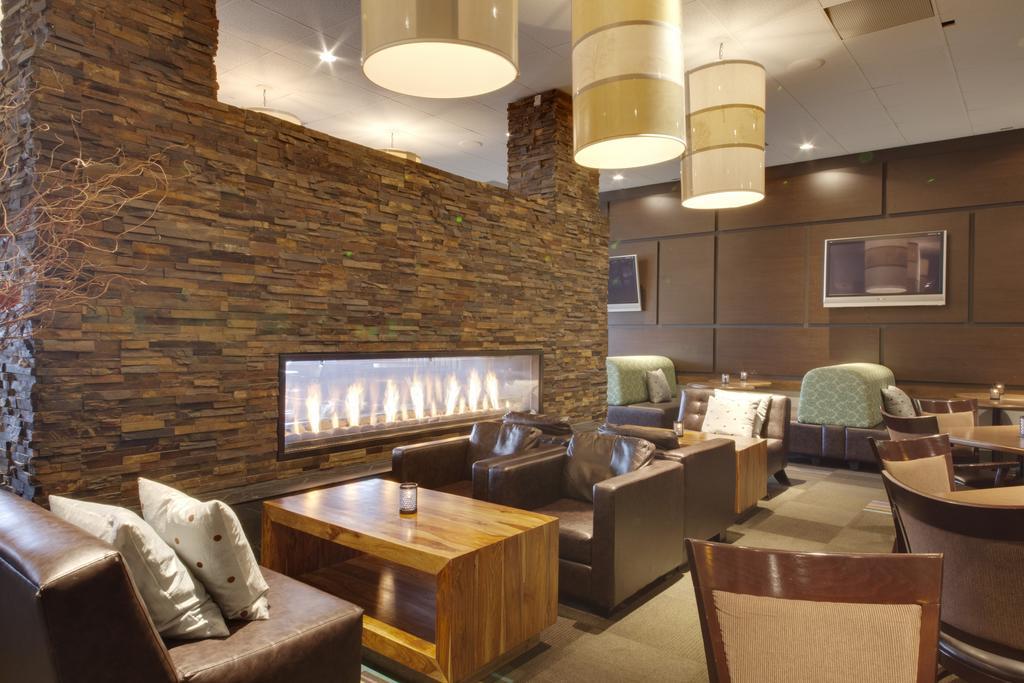 Coast Kamloops Hotel & Conference Centre Extérieur photo