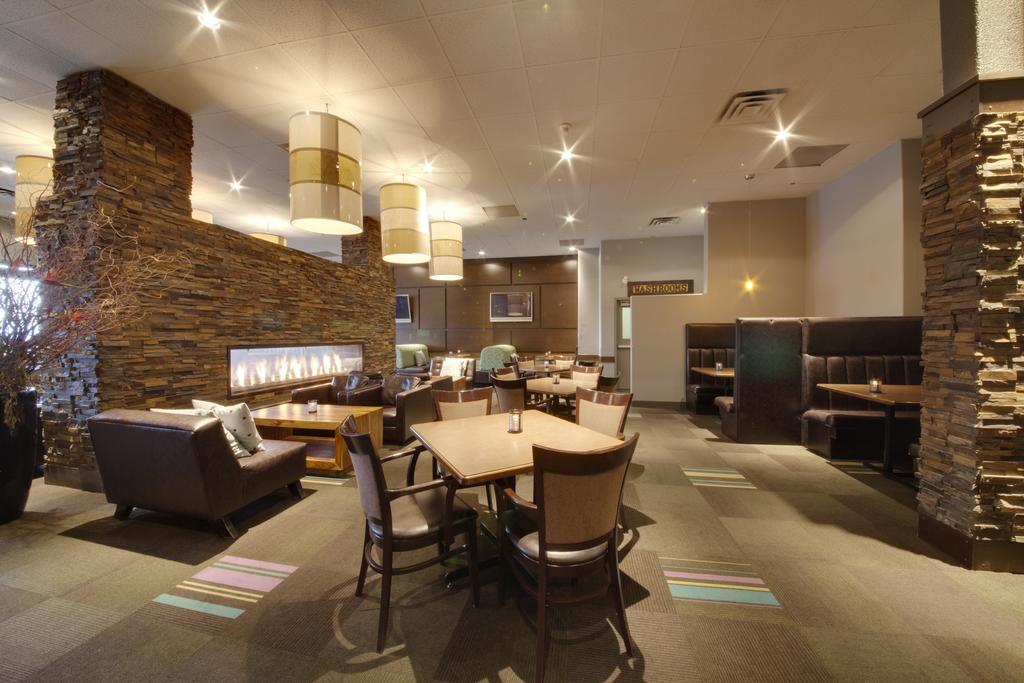 Coast Kamloops Hotel & Conference Centre Extérieur photo